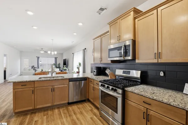 $395,000 | 30 Woodcross Drive, Simpsonville, SC 29681