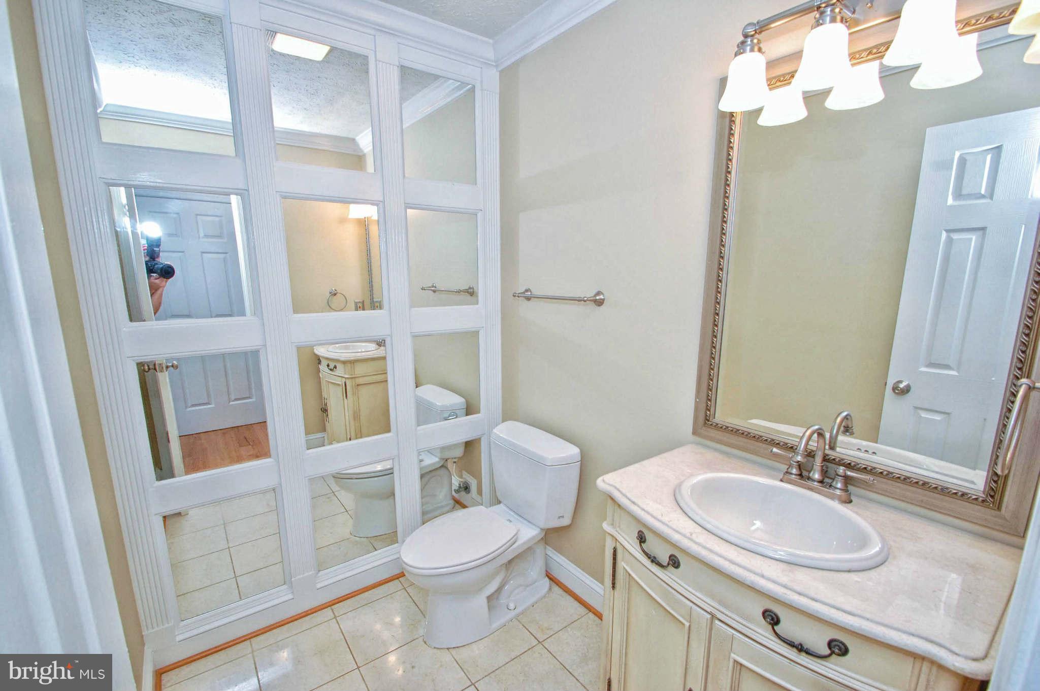 117 Canyon Road Winchester, VA 22602 - Photo 12 of 30 Bath