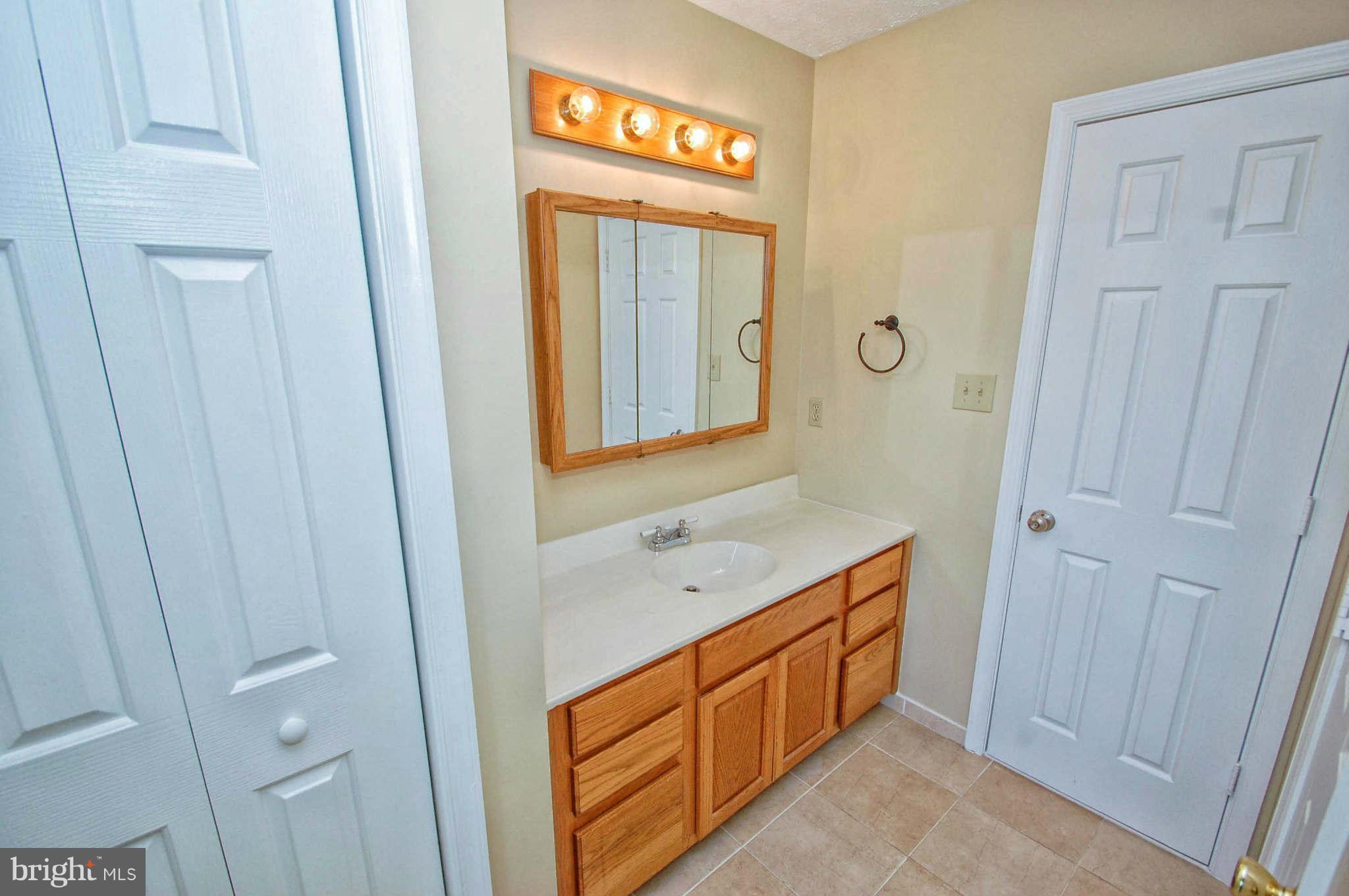 117 Canyon Road Winchester, VA 22602 - Photo 14 of 30 Bath