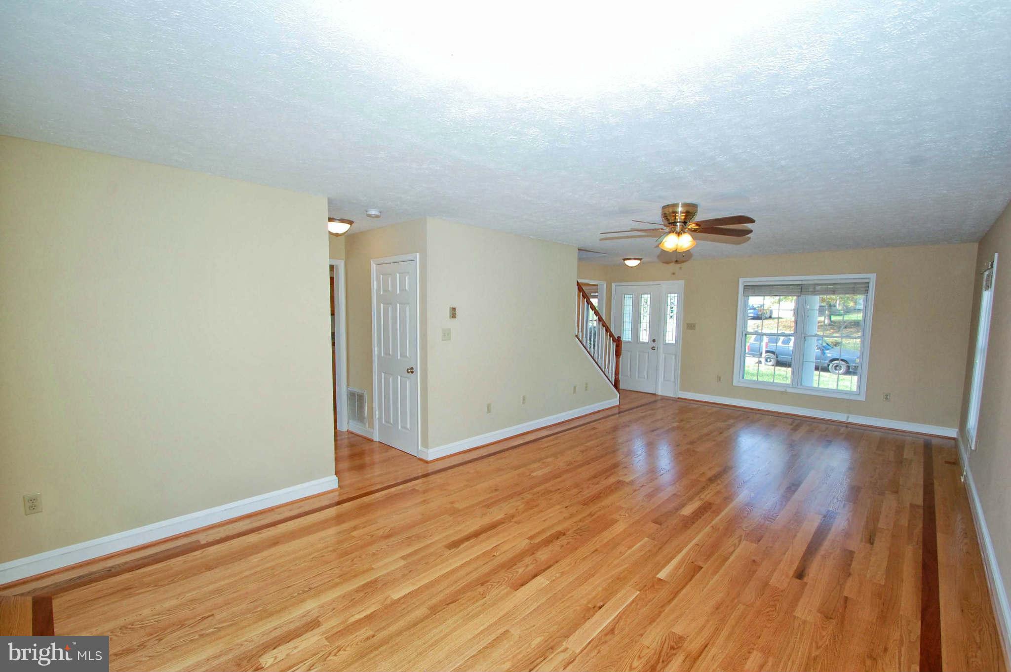117 Canyon Road Winchester, VA 22602 - Photo 26 of 30 Living Room
