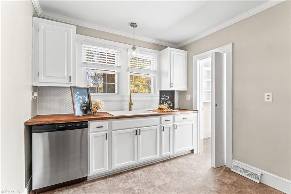 312 East Meadow Road Eden, NC 27288 - Photo 3 of 26 Gallery Image 3