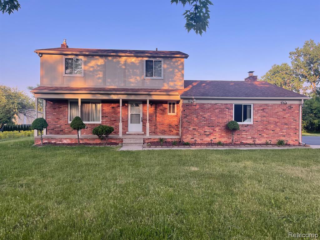 5583 Farmington Road West Bloomfield, MI 48322 - Photo 1 of 31 Gallery Image 1