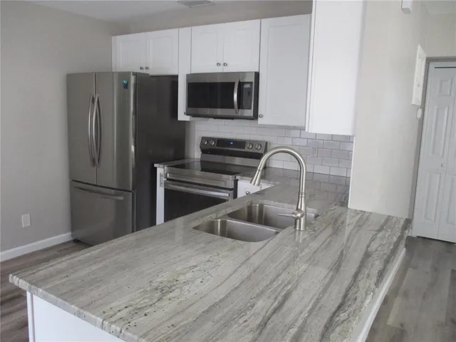 $2,300 | 4437 10th Avenue South, St. Petersburg, FL 33711