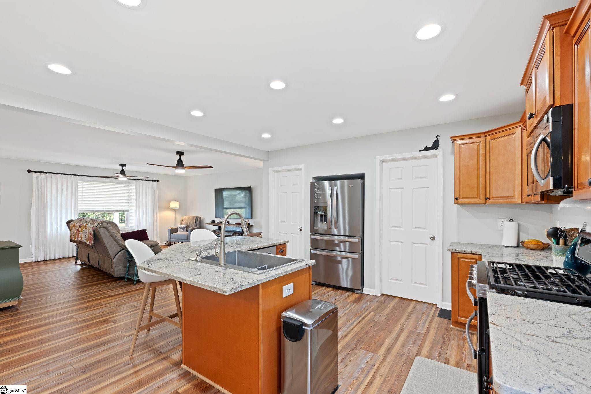 2762 Allen Bridge Road Fountain Inn, SC 29644 - Photo 9 of 41