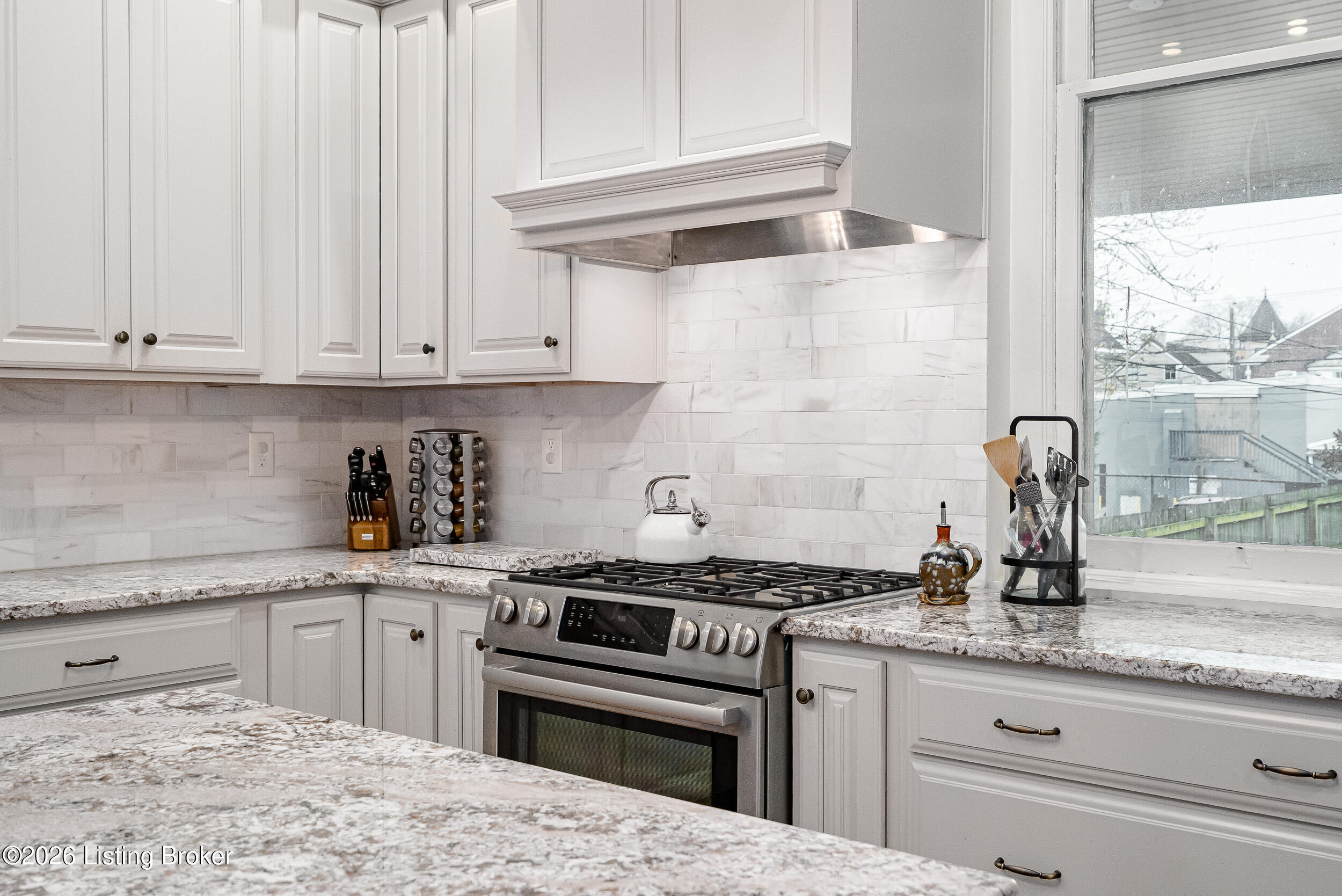 910 Cherokee Road Louisville, KY 40204 - Photo 28 of 87 Kitchen with Island Seating