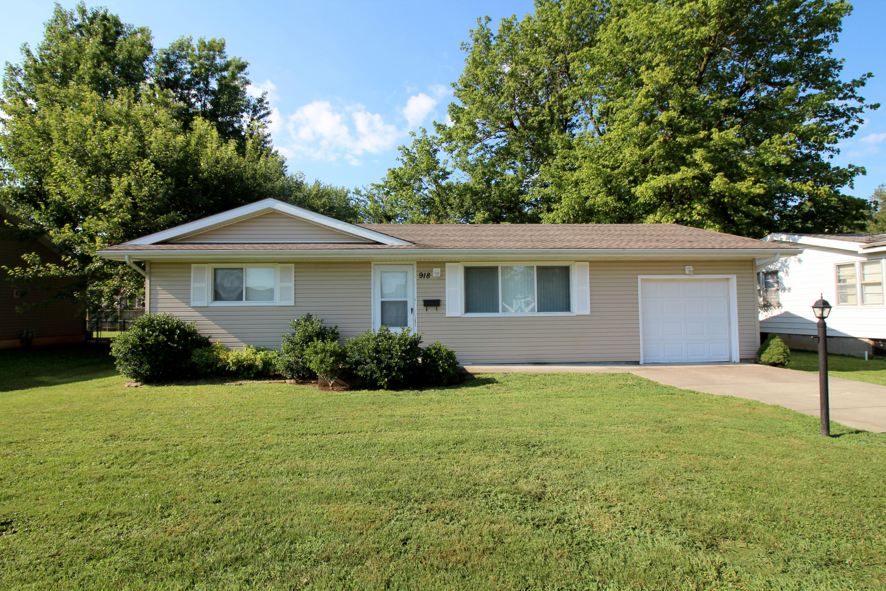 918 East Morningside Street Springfield, MO 65807 - Photo 1 of 1 Morningside2
