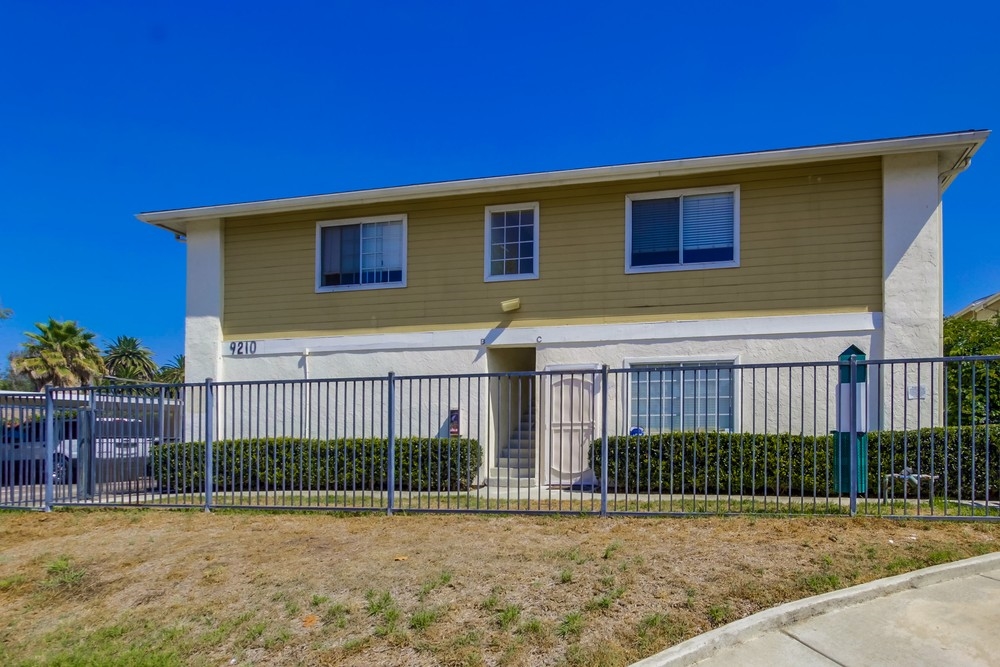 9210 Kenwood Drive, Unit J Spring Valley, CA 91977 - Photo 3 of 18