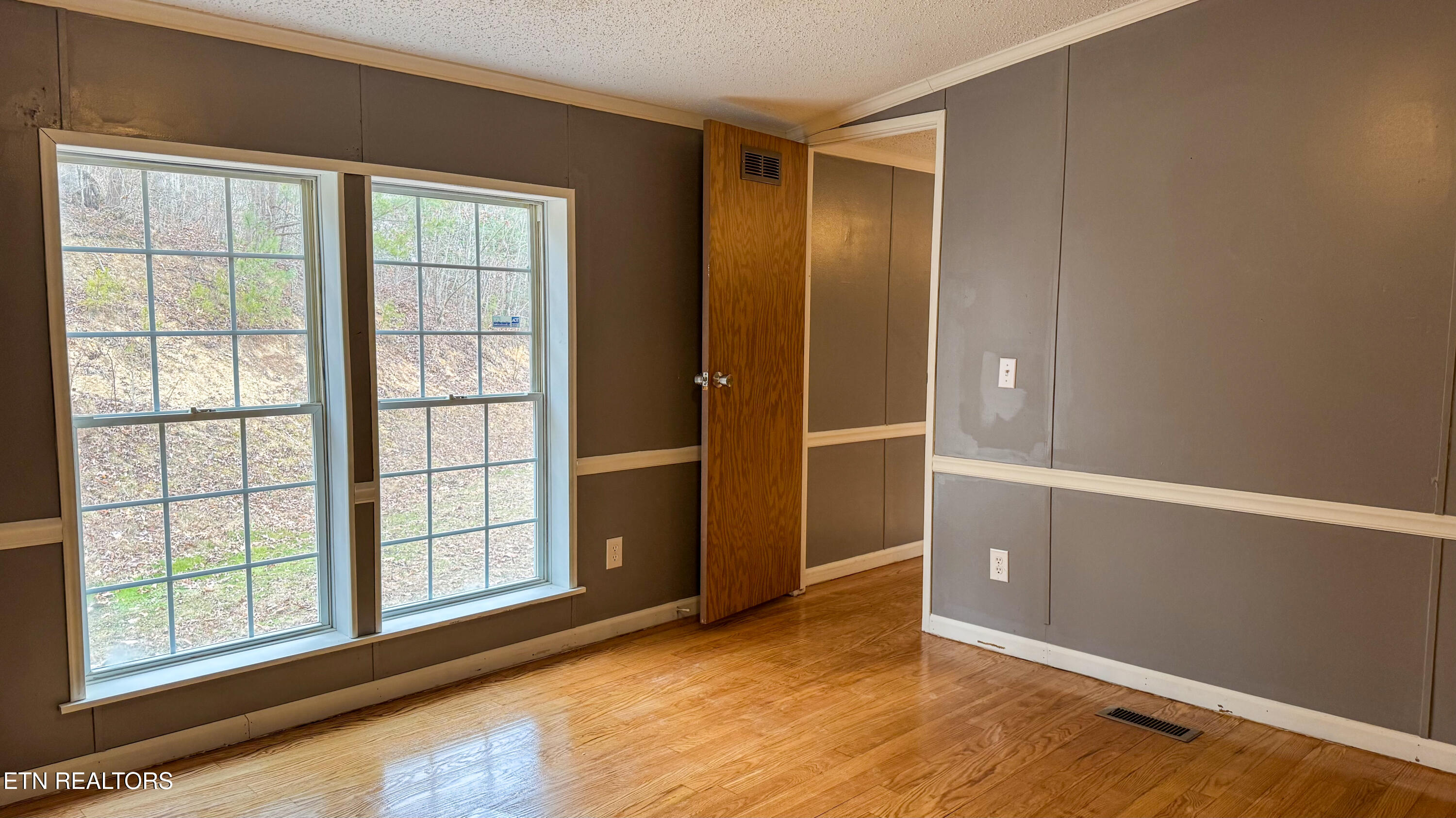 135 Harold Brooks Lane Oneida, TN 37841 - Photo 12 of 26 IMG_1020