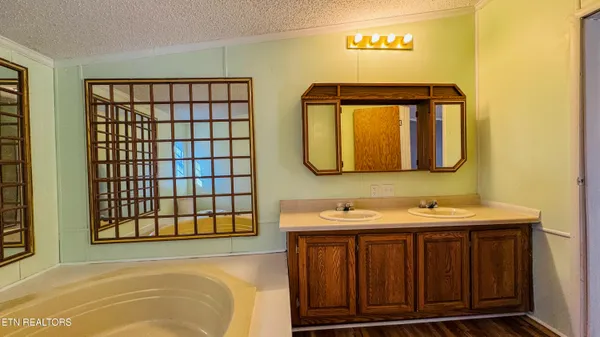 $229,000 | 135 Harold Brooks Lane, Oneida, TN 37841