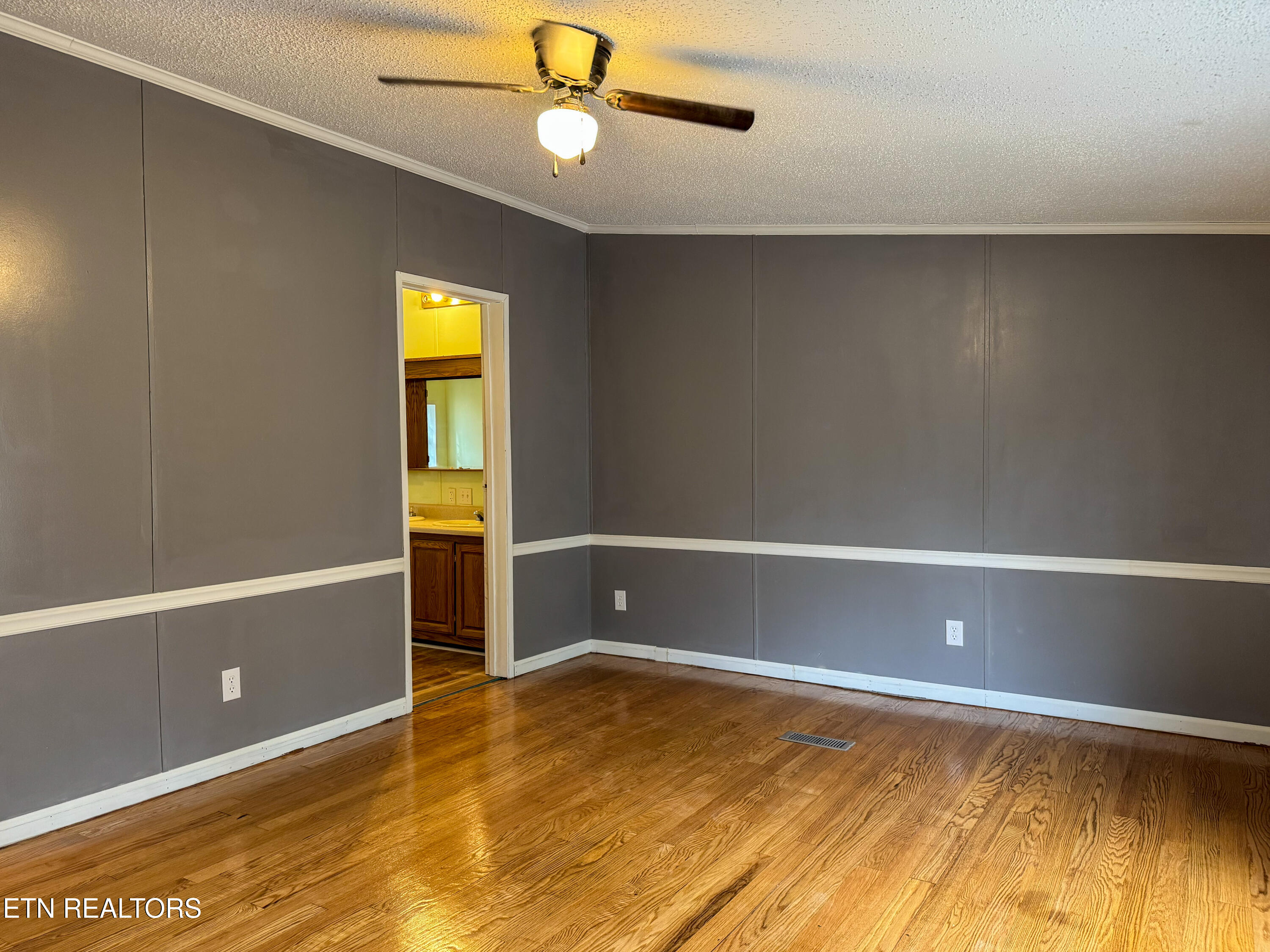 135 Harold Brooks Lane Oneida, TN 37841 - Photo 10 of 26 IMG_1013