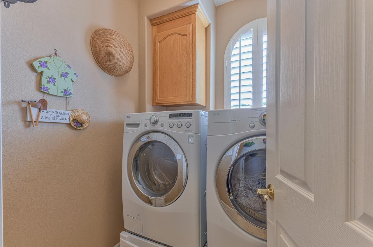 20 Glen Falls Circle Salinas, CA 93906 - Photo 36 of 37 a utility room with dryer and washer