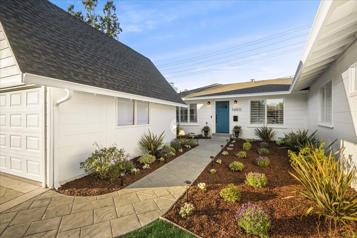 1450 Padres Drive San Jose, CA 95125 - Photo 9 of 52 a view of a backyard with potted plants