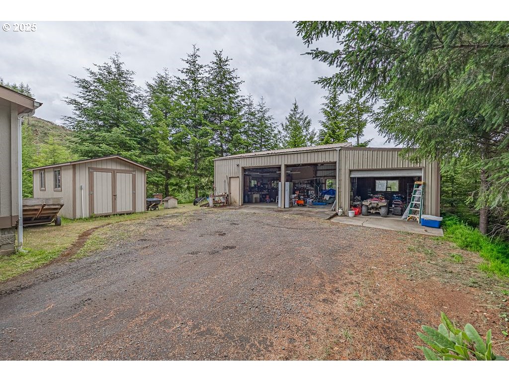 56379 Baker Road Coquille, OR 97423 - Photo 4 of 30 Gallery Image 4