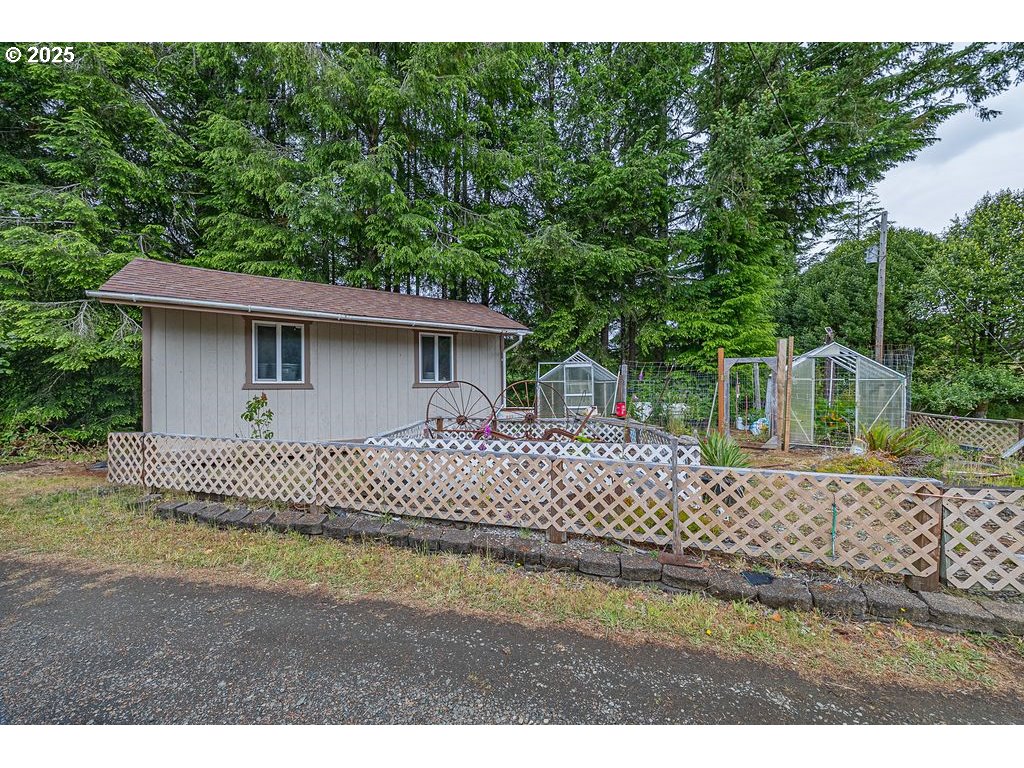 56379 Baker Road Coquille, OR 97423 - Photo 8 of 30 Gallery Image 8