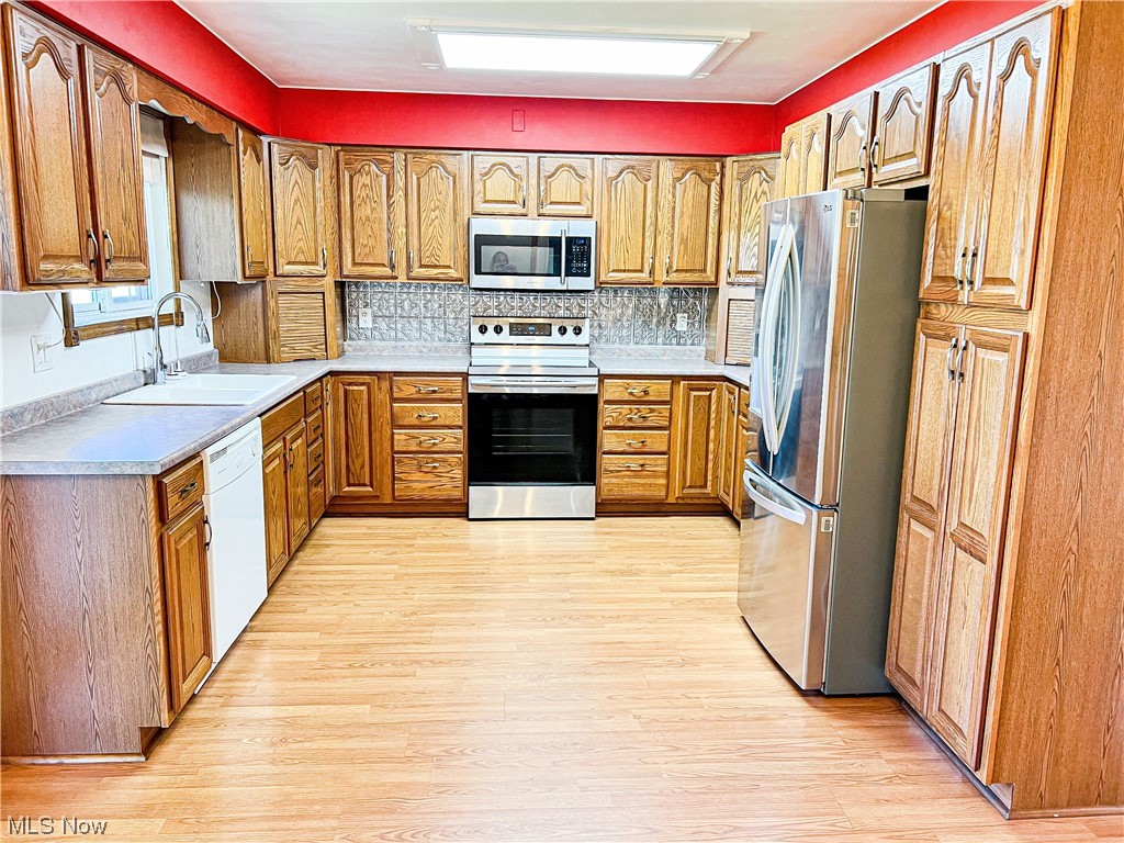983 Two Ridge Road Steubenville, OH 43953 - Photo 9 of 35 Eat-In Kitchen