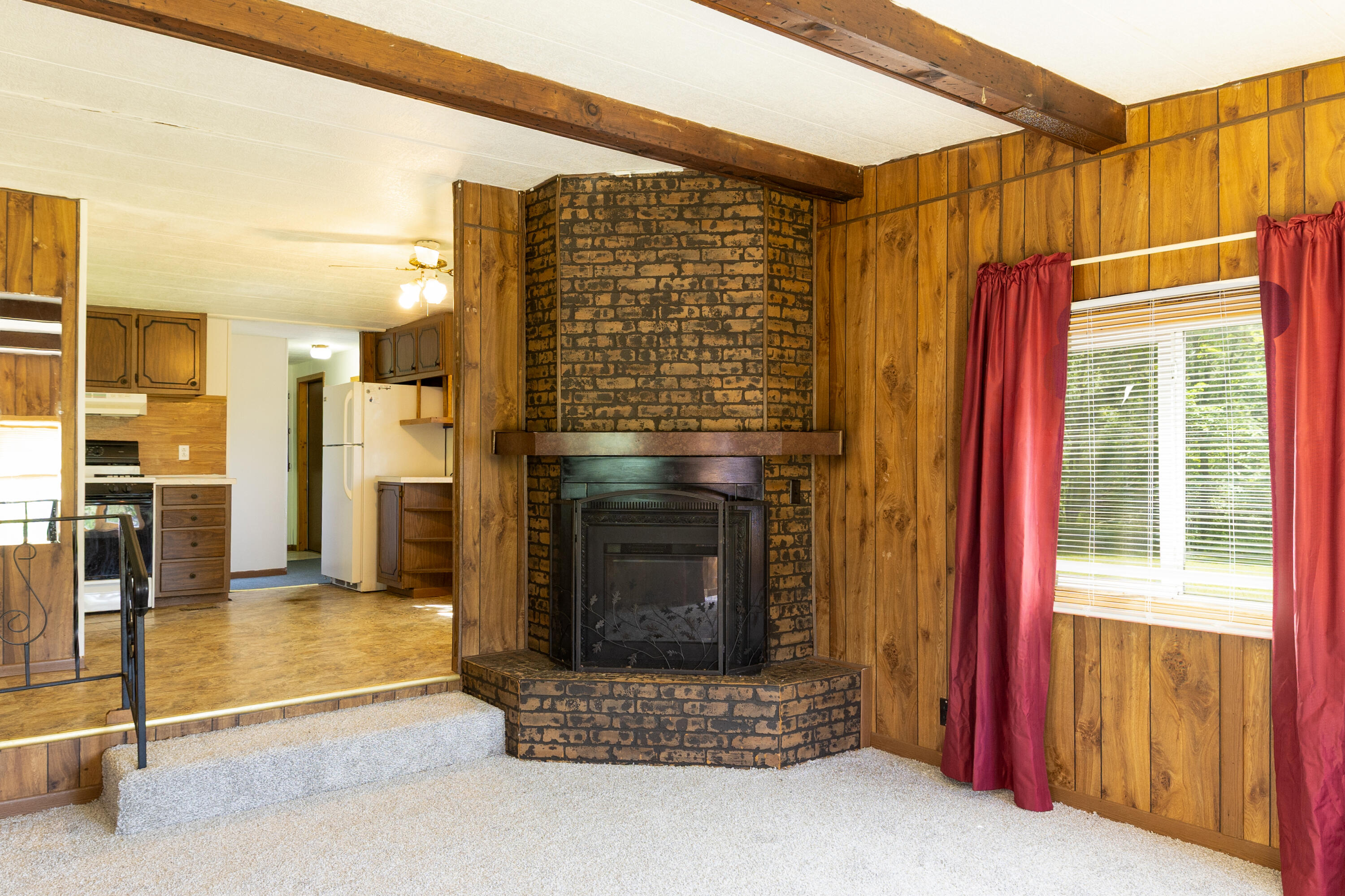4678 Huser Road Seneca, WI 54489 - Photo 30 of 38 Interior LR 1