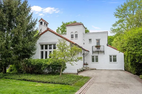 $1,195,000 | 1208 Oak Street, Winnetka, IL 60093