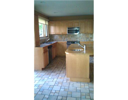 207 Old River Road Lincoln, RI 02865 - Photo 3 of 9 Kitchen.