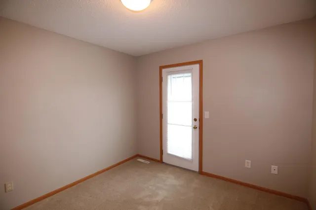 $1,995 | 9476 Talon Court, Monticello, MN 55362