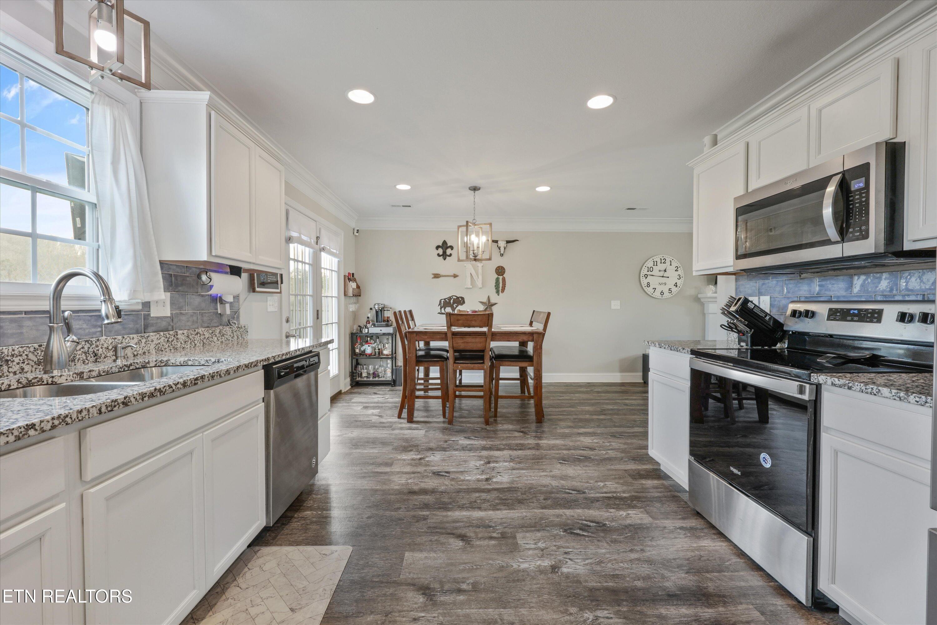1145 Cloud View Drive Powell, TN 37849 - Photo 15 of 33 1145 Cloud View Kitchen-Din