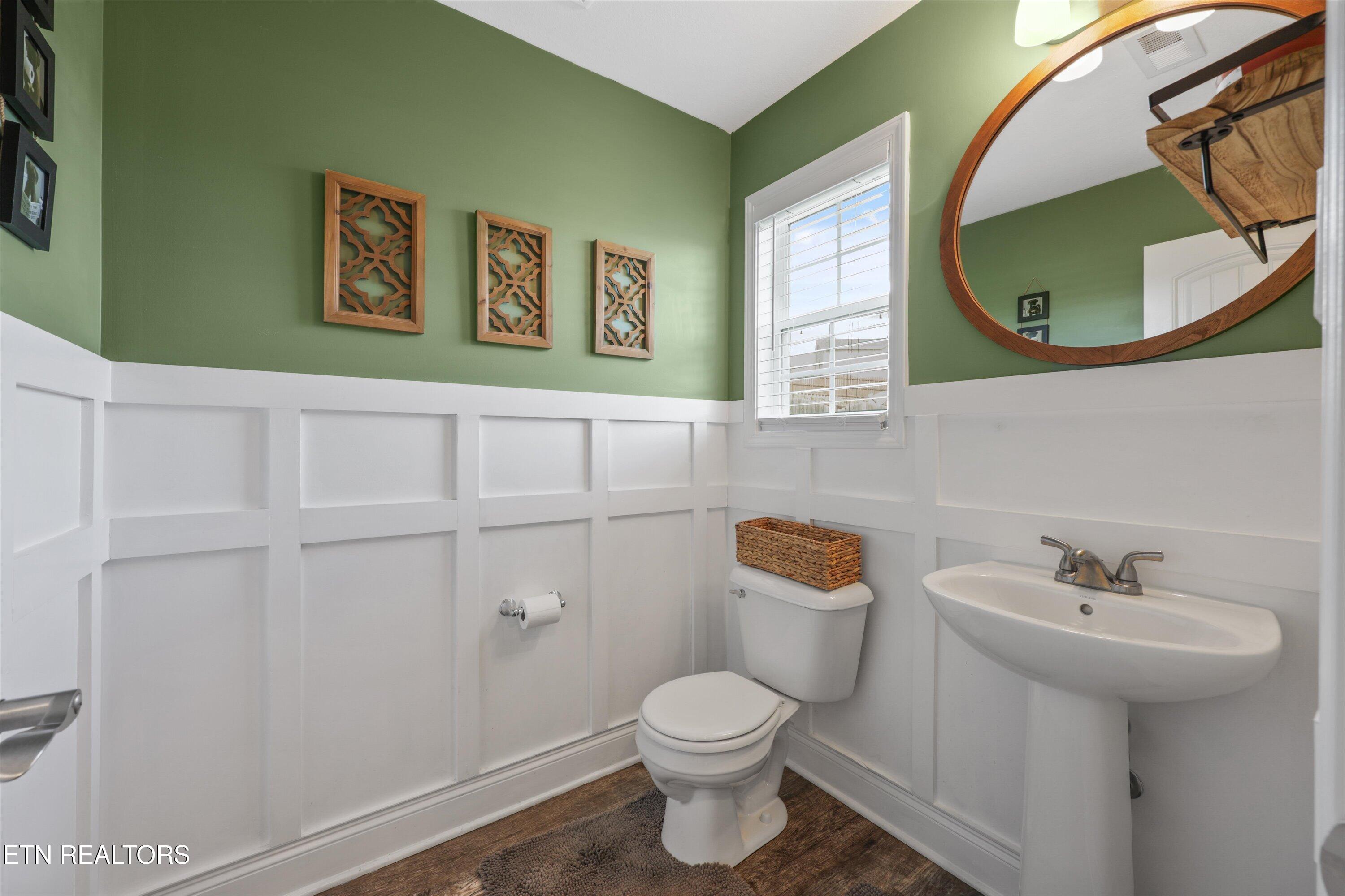 1145 Cloud View Drive Powell, TN 37849 - Photo 5 of 33 1145 Cloud View Half Bath
