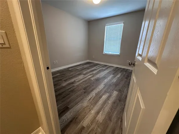 a view of empty room with window