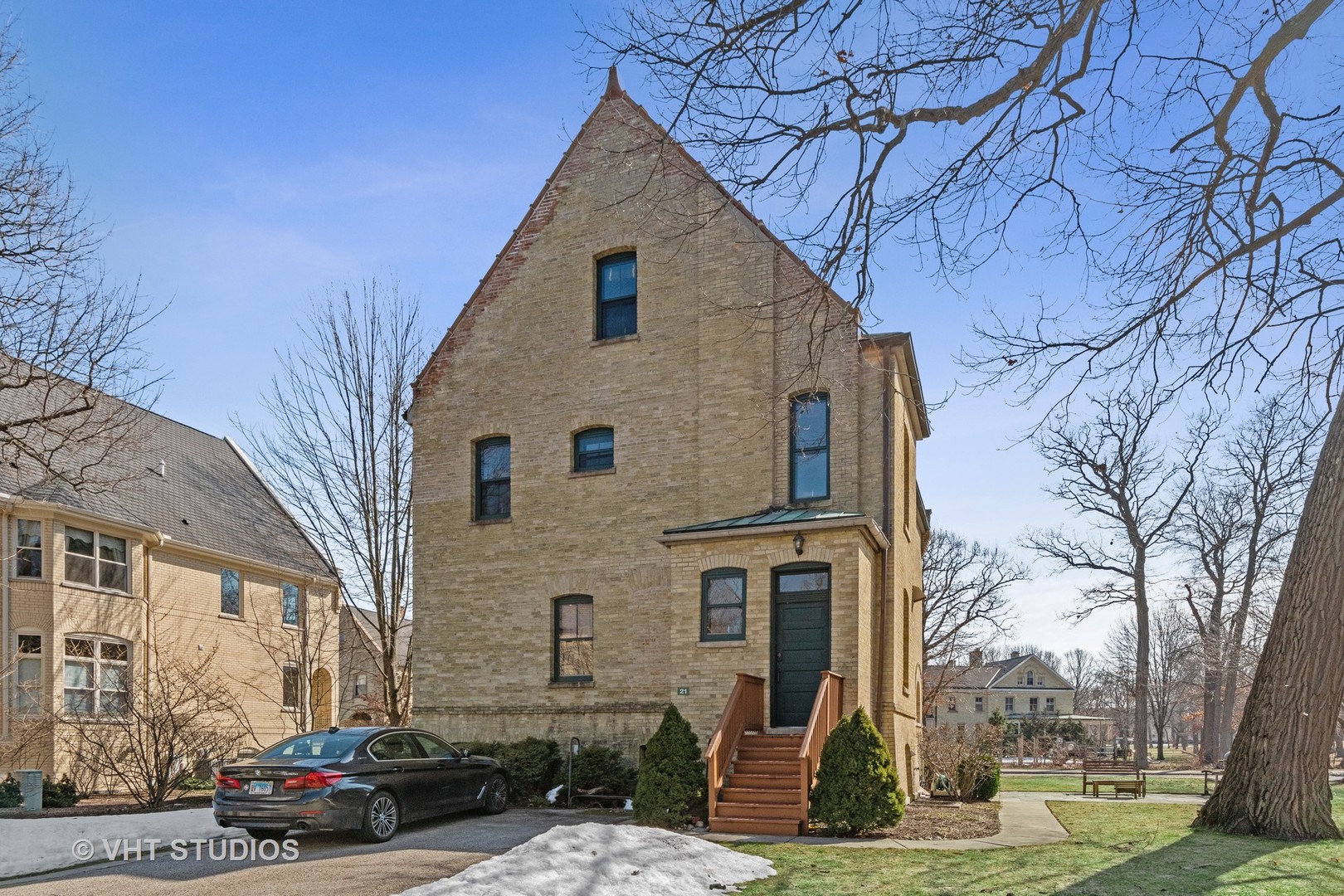 51 Scott Loop Highland Park, IL 60035 - Photo 3 of 34