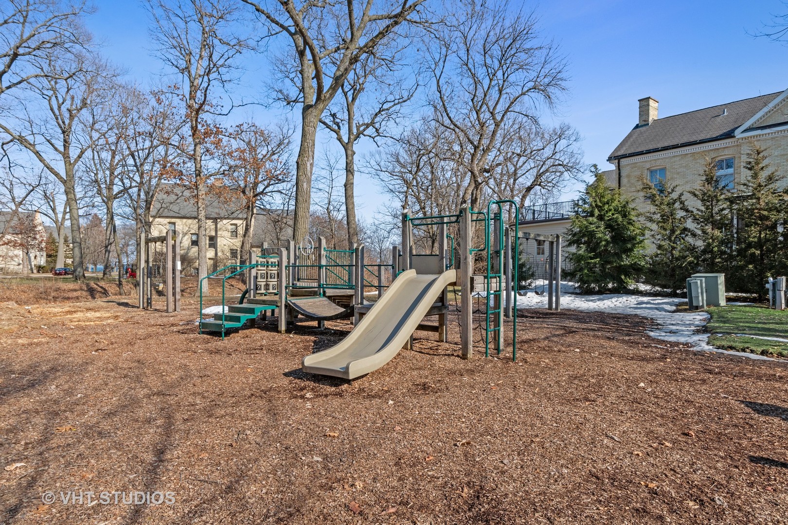 51 Scott Loop Highland Park, IL 60035 - Photo 6 of 34