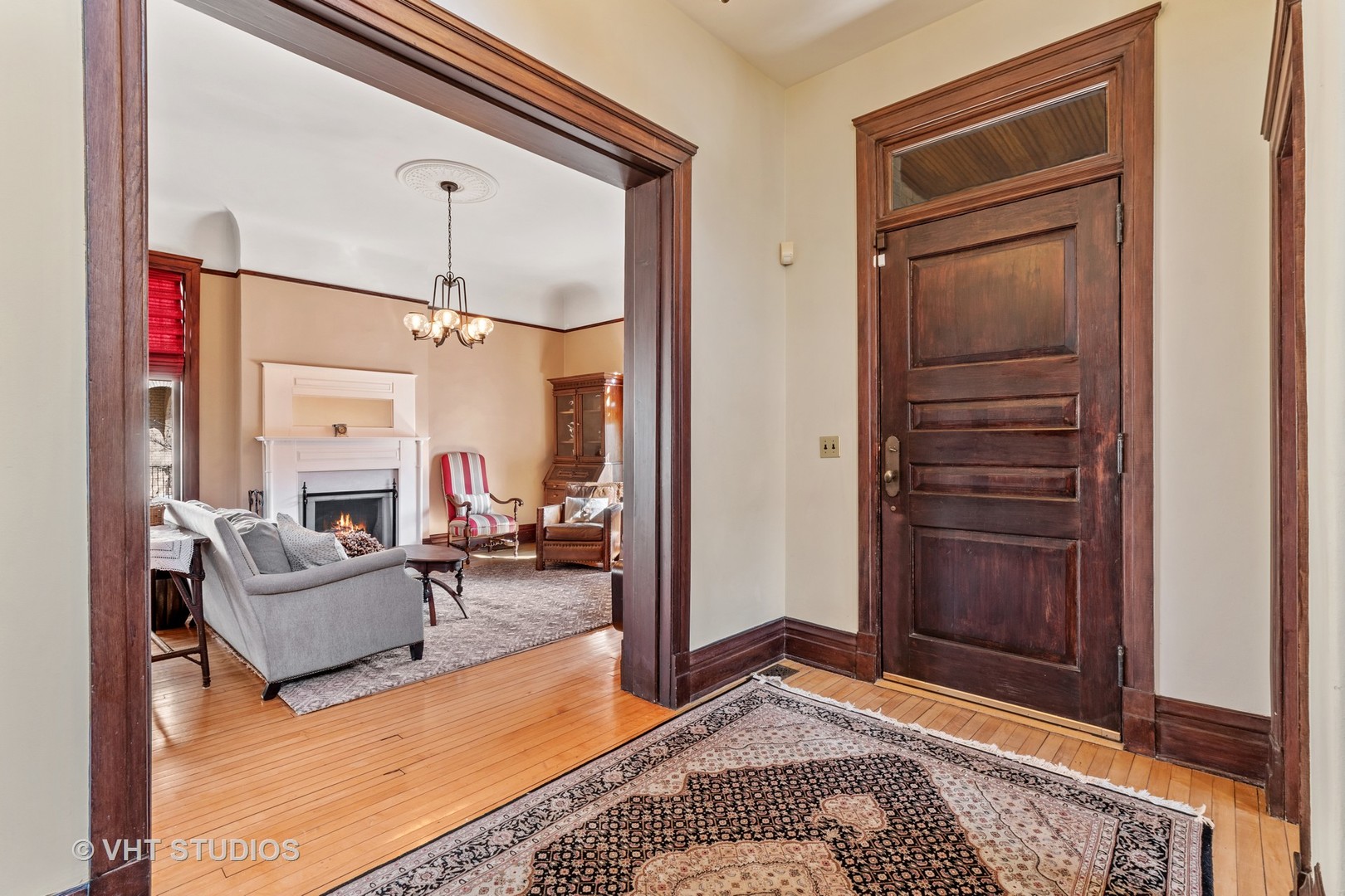 51 Scott Loop Highland Park, IL 60035 - Photo 8 of 34