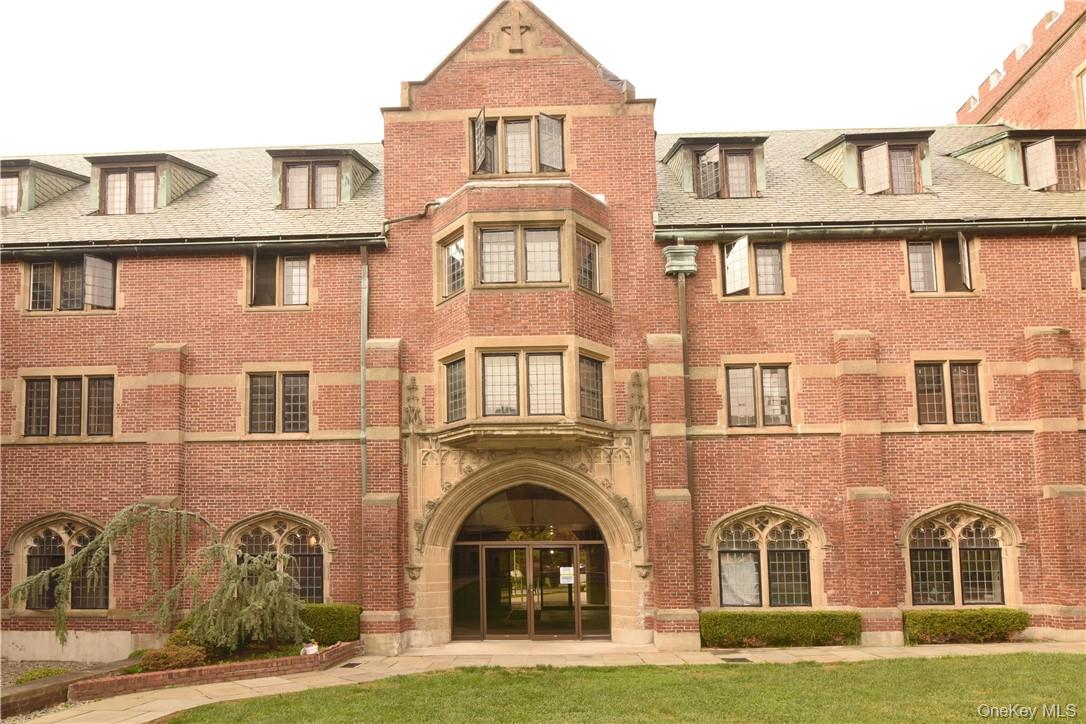 320 Chateau Rive Peekskill, NY 10566 - Photo 1 of 1 a front view of a house