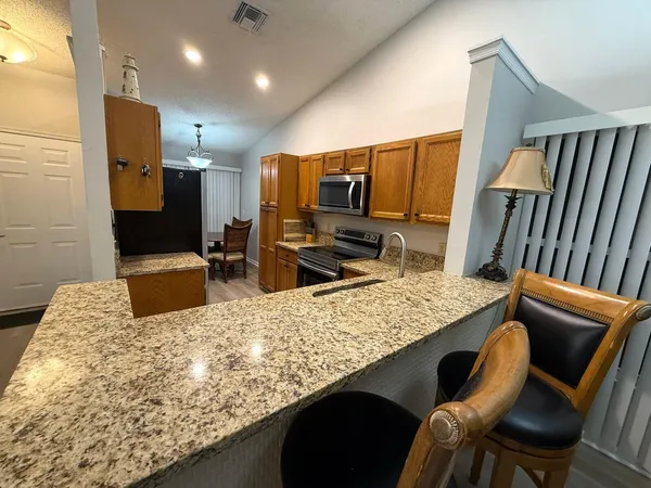 $2,400 | 12718 Westhampton Circle, Wellington, FL 33414