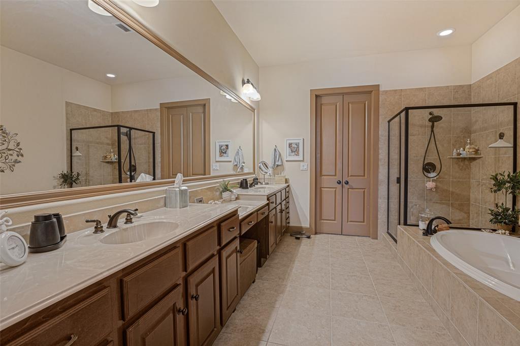 610 Via Ravello, Unit 212 Irving, TX 75039 - Photo 14 of 19 Gallery Image 14