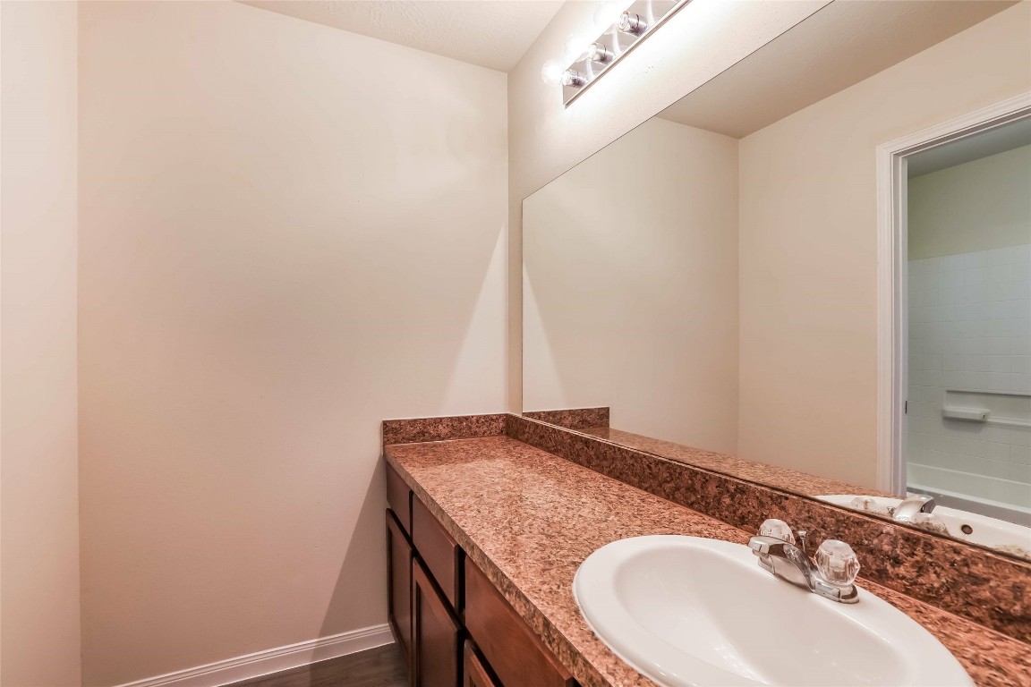 5407 Rio San Juan Street Rosharon, TX 77583 - Photo 14 of 17 Photos may be representative of the floor plan and not the exact home. Finishes, layout, and features of the actual property for lease may vary.