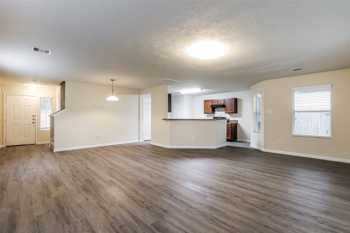 5407 Rio San Juan Street Rosharon, TX 77583 - Photo 8 of 17 Photos may be representative of the floor plan and not the exact home. Finishes, layout, and features of the actual property for lease may vary.