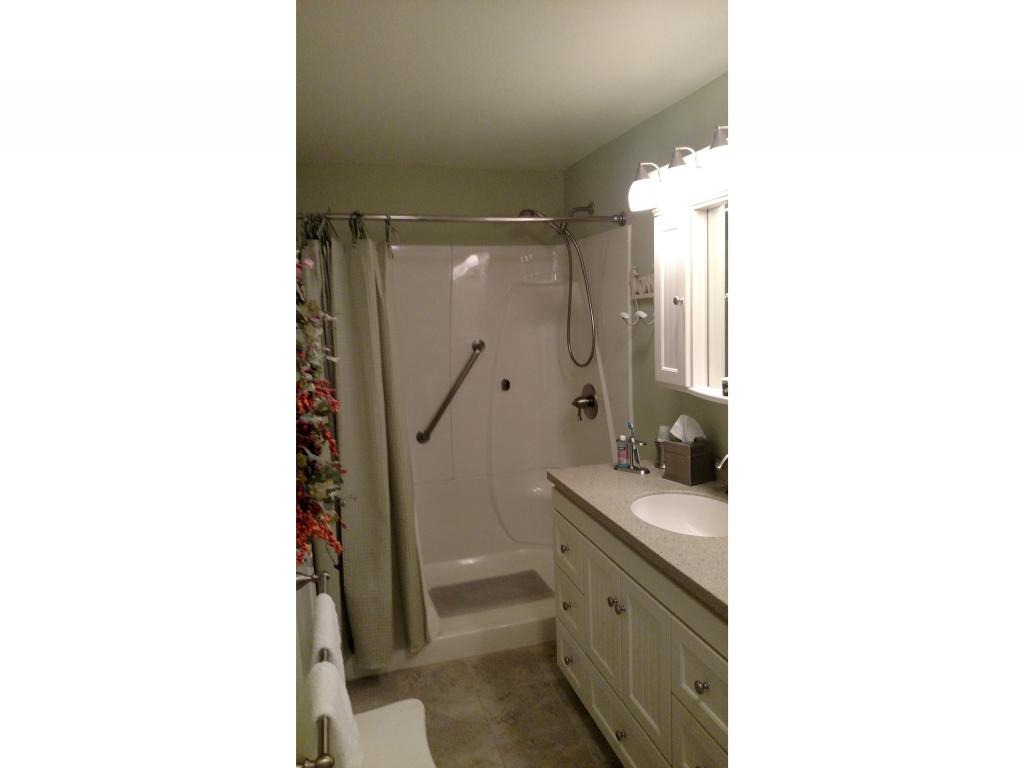 33 Spit Brook Road, Unit 20 Nashua, NH 03060 - Photo 13 of 21 Gallery Image 13
