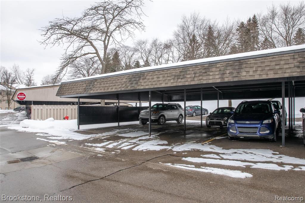 1677 Riverside Drive, Unit 13 Rochester Hills, MI 48309 - Photo 4 of 21