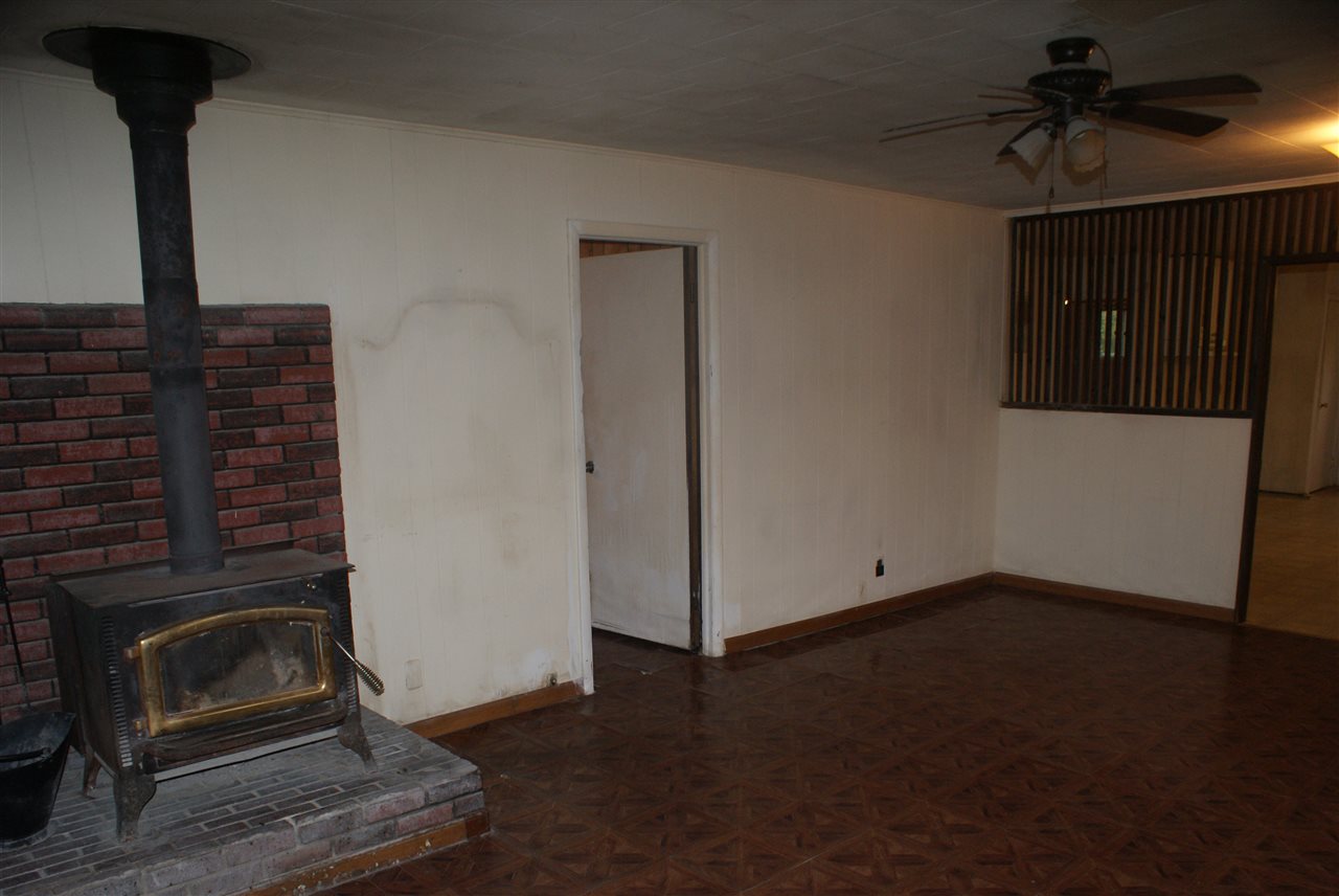 6280 South Maple City Road Maple City, MI 49664 - Photo 7 of 34 1868676-6.JPG