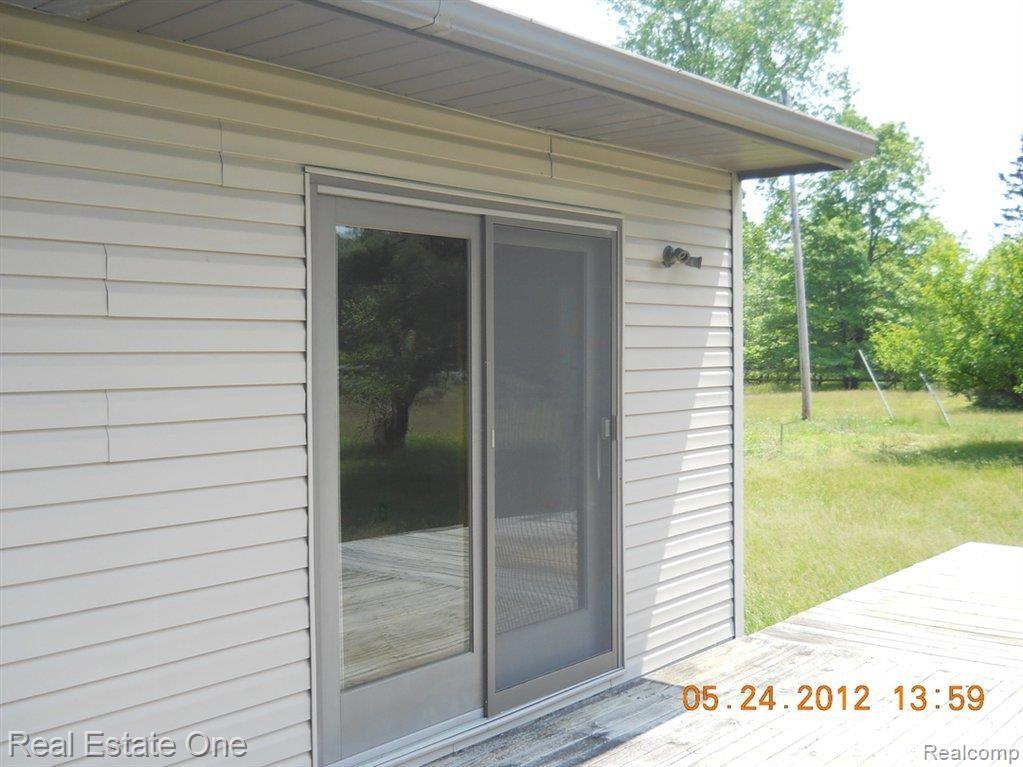 250 Sanders Road Oxford, MI 48371 - Photo 21 of 25 DSCN0056.jpg