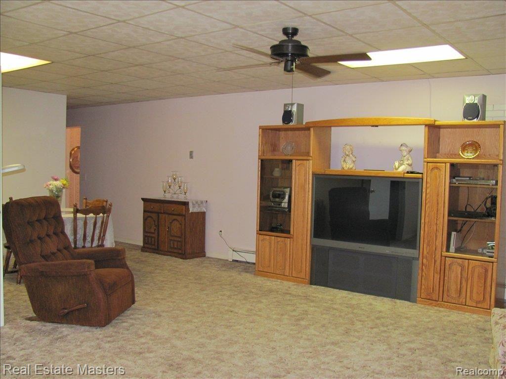 2146 Michigan Road Port Huron, MI 48060 - Photo 9 of 14 FAMILY ROOM