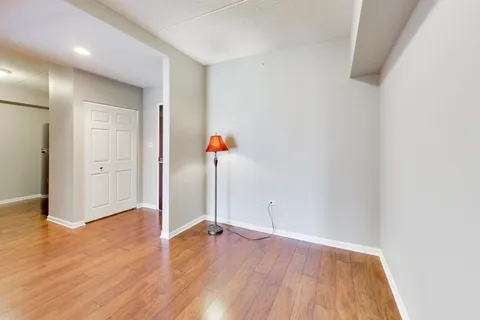 $339,000 | 105 Lakeview Drive, Unit 307, Bloomingdale, IL 60108