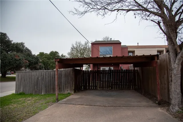 $1,400 | 1328 Airline Drive, College Station, TX 77845