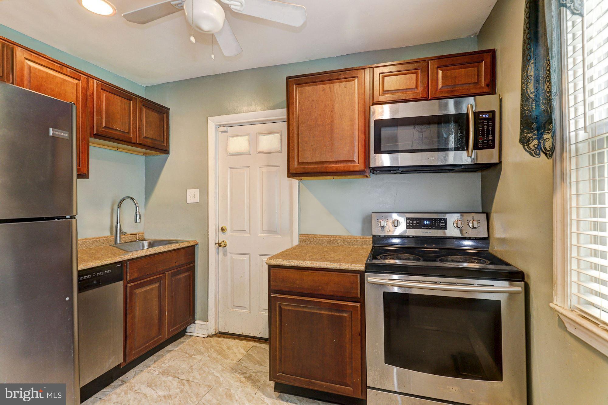 4527 Fairfax Road Baltimore, MD 21216 - Photo 3 of 17 Kitchen