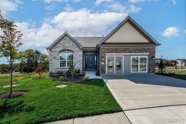 $625,157 | 4 Challenger Court, O'Fallon, MO 63366