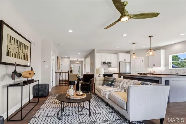 $625,157 | 4 Challenger Court, O'Fallon, MO 63366