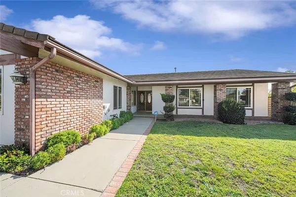 $4,800 | 550 North Wildwood Avenue, Glendora, CA 91741