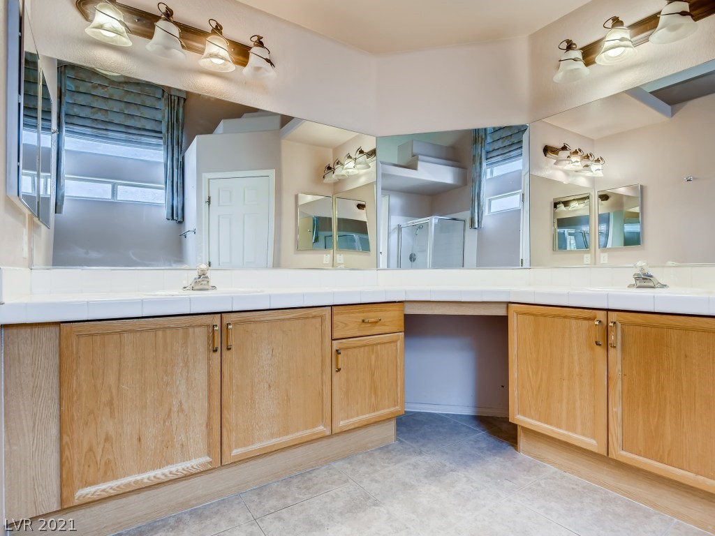 854 Coastal Beach Road Henderson, NV 89002 - Photo 15 of 28
