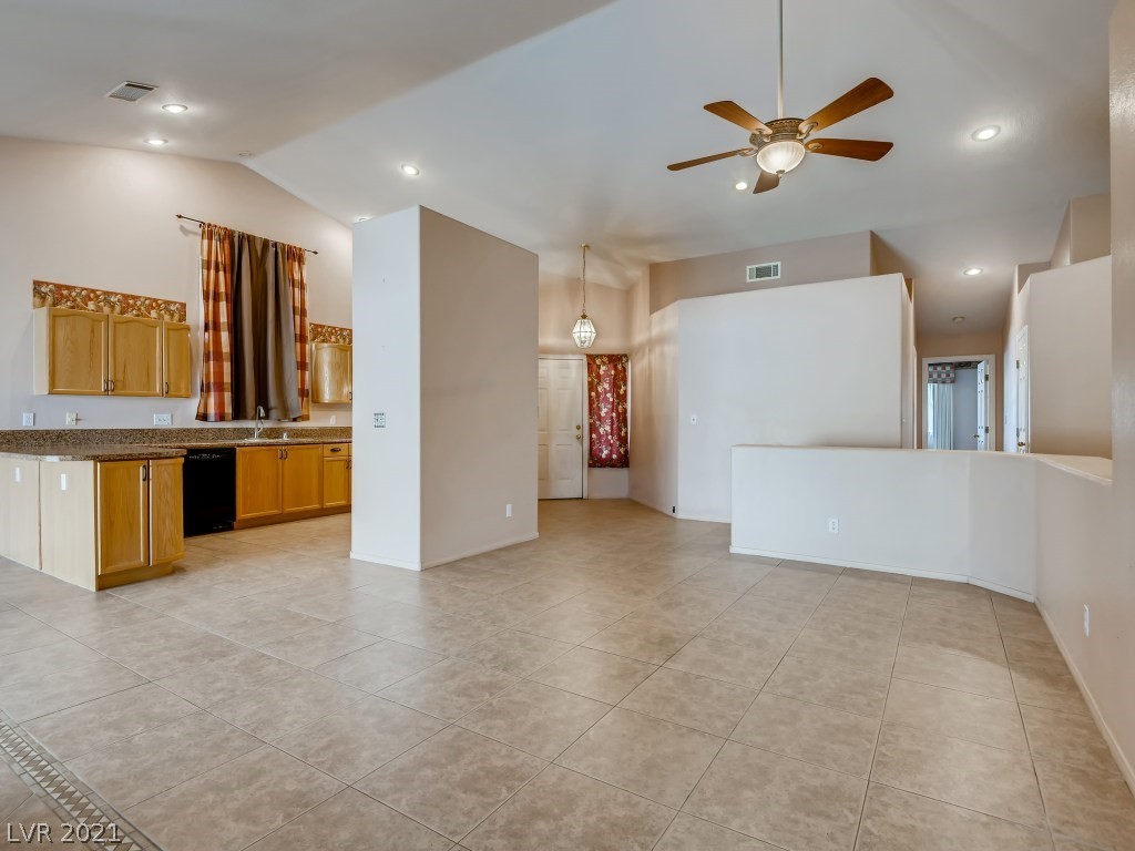 854 Coastal Beach Road Henderson, NV 89002 - Photo 4 of 28
