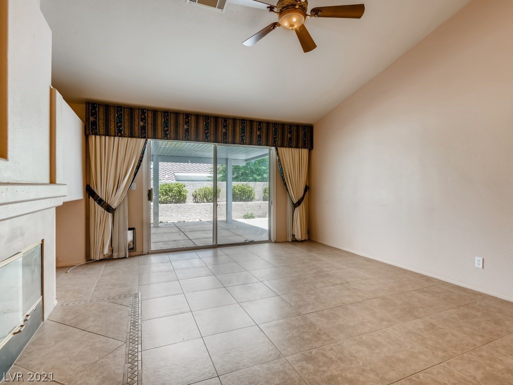 854 Coastal Beach Road Henderson, NV 89002 - Photo 5 of 28
