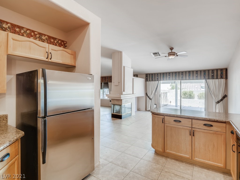 854 Coastal Beach Road Henderson, NV 89002 - Photo 8 of 28