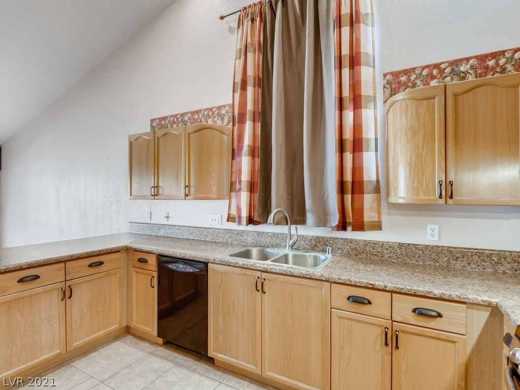 854 Coastal Beach Road Henderson, NV 89002 - Photo 9 of 28